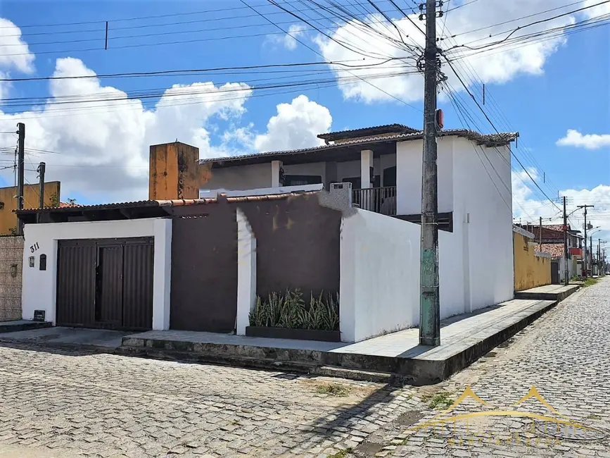 Foto 1 de Casa com 3 quartos à venda, 171m2 em Emaús, Parnamirim - RN
