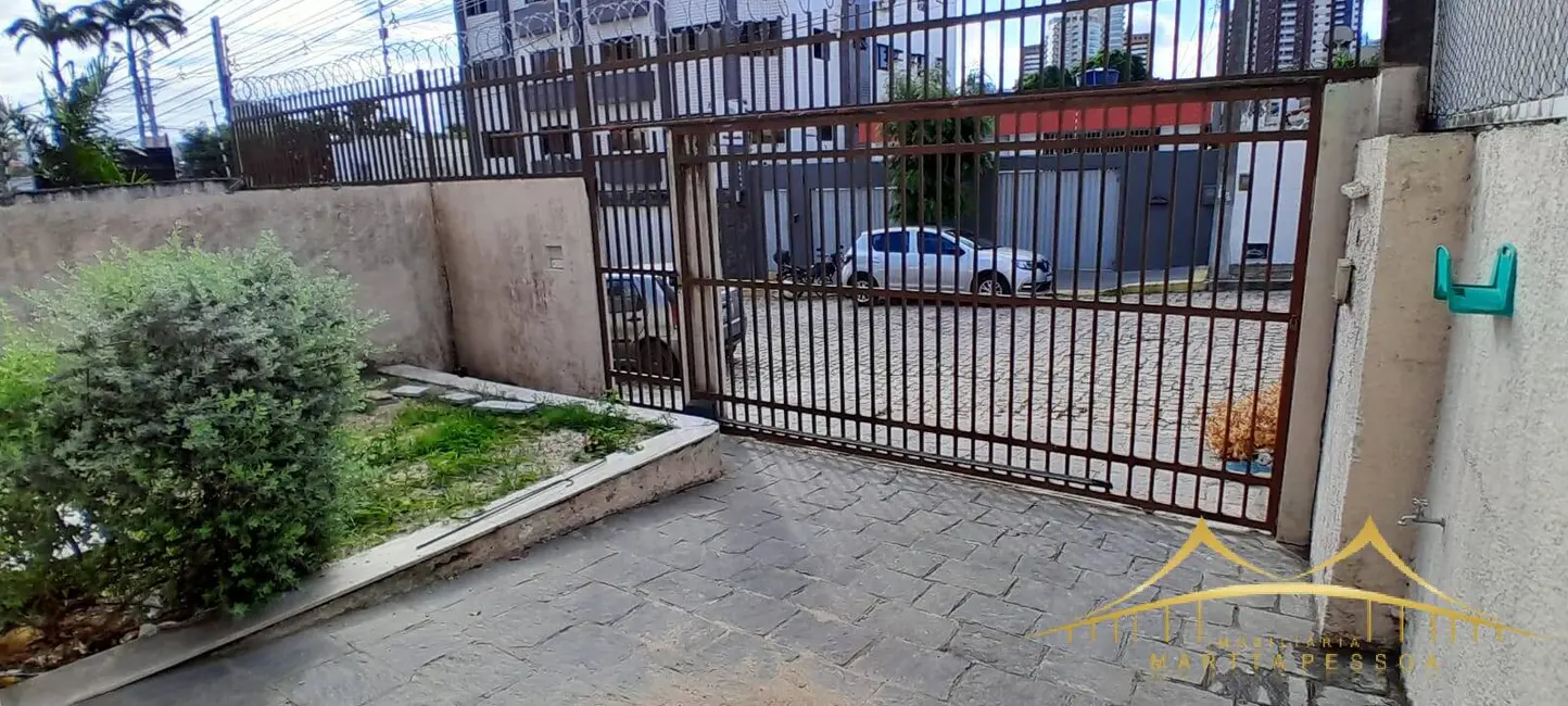 Casa com 4 quartos para alugar, 250m2 em Lagoa Nova, Natal - RN - imagem 5 Foto 5 de Casa com 4 quartos para alugar, 250m2 em Lagoa Nova, Natal - RN