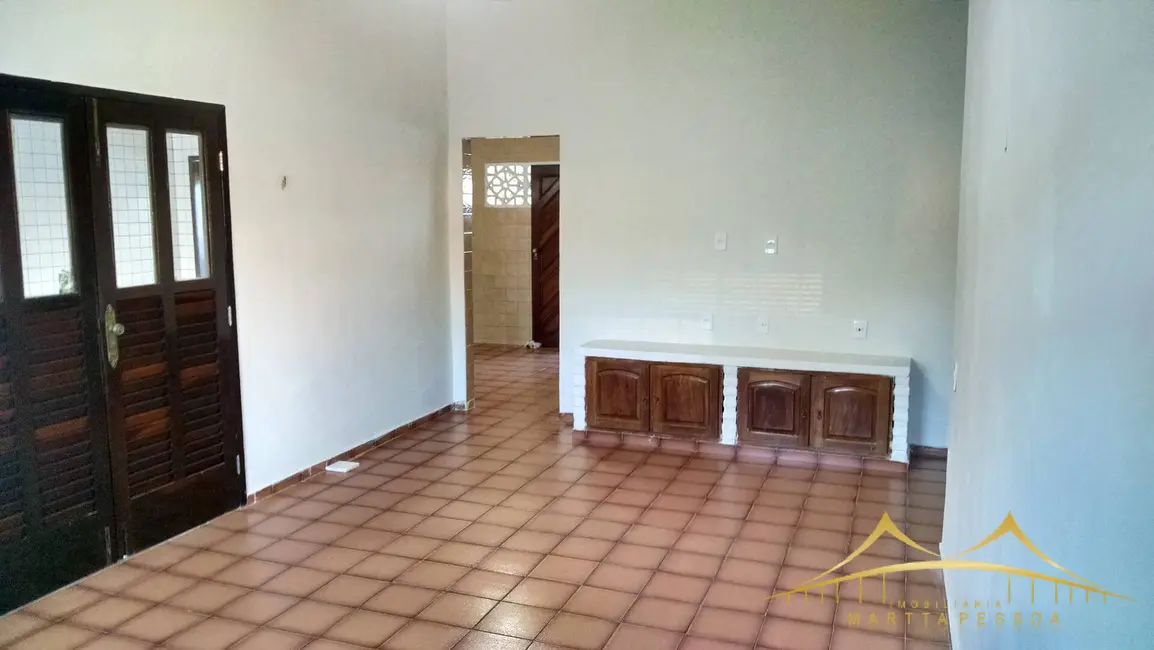 Foto 2 de Casa com 3 quartos para alugar, 180m2 em Candelária, Natal - RN