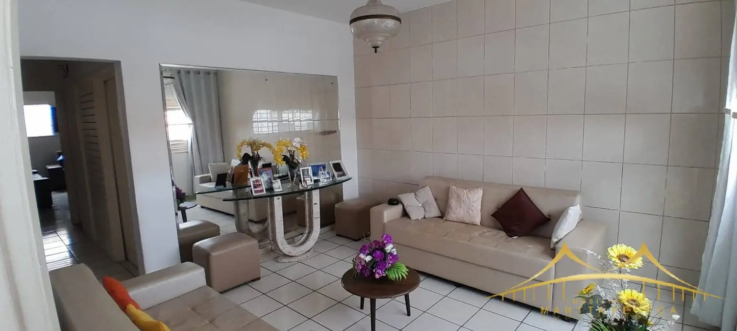 Foto 2 de Casa com 4 quartos à venda e para alugar, 250m2 em Lagoa Nova, Natal - RN