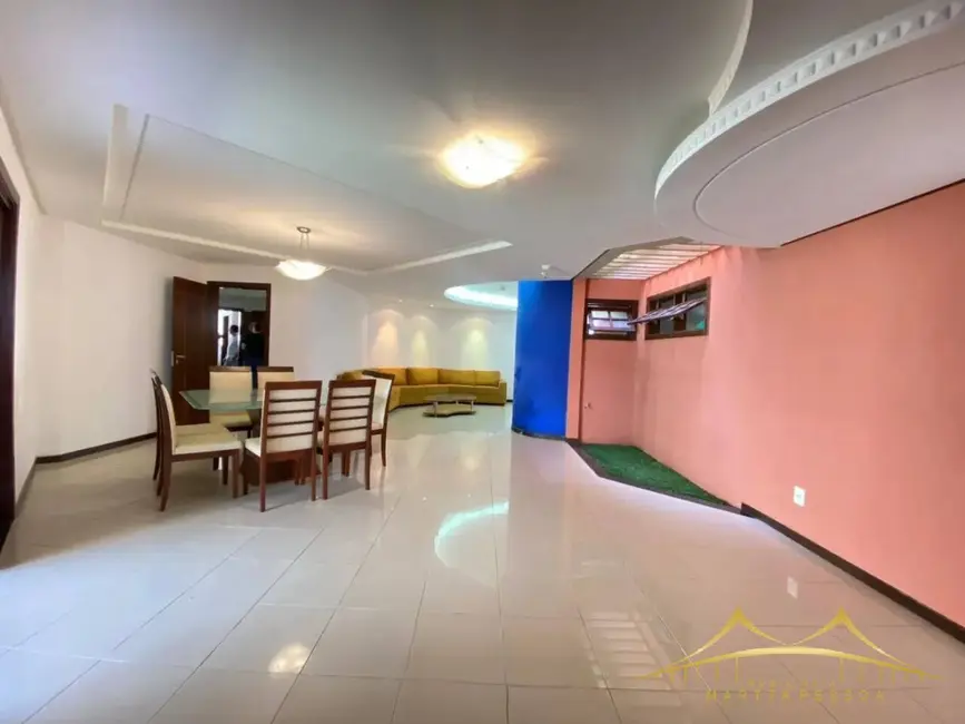 Foto 2 de Casa de Condomínio com 4 quartos para alugar, 427m2 em Candelária, Natal - RN