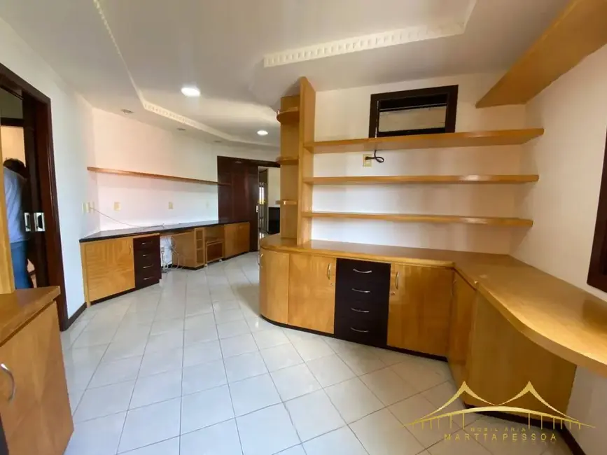 Casa de Condomínio com 4 quartos para alugar, 427m2 em Candelária, Natal - RN - imagem 6 Foto 6 de Casa de Condomínio com 4 quartos para alugar, 427m2 em Candelária, Natal - RN