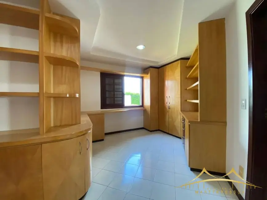 Casa de Condomínio com 4 quartos para alugar, 427m2 em Candelária, Natal - RN - imagem 8 Foto 8 de Casa de Condomínio com 4 quartos para alugar, 427m2 em Candelária, Natal - RN