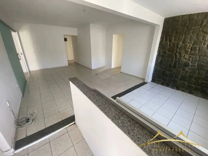 Casa com 4 quartos para alugar, 300m2 em Petrópolis, Natal - RN - imagem 5 Foto 5 de Casa com 4 quartos para alugar, 300m2 em Petrópolis, Natal - RN
