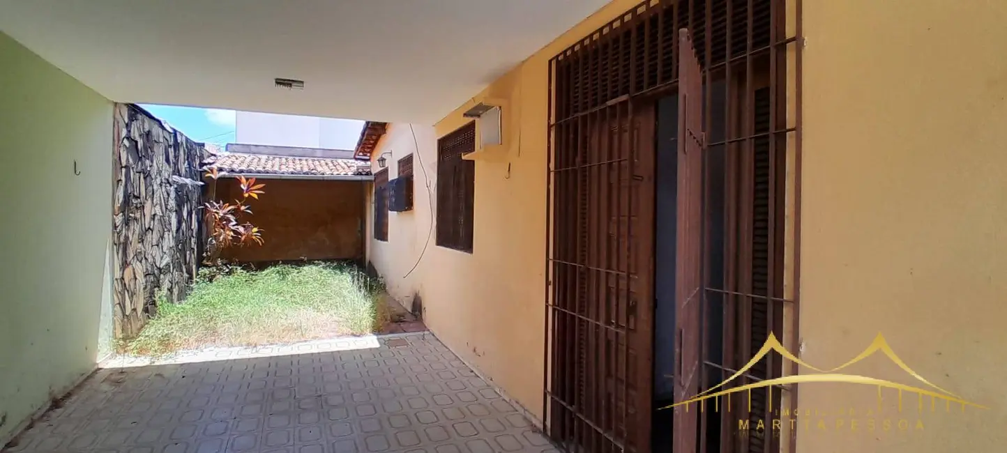 Casa com 3 quartos à venda, 161m2 em Candelária, Natal - RN - imagem 7 Foto 7 de Casa com 3 quartos à venda, 161m2 em Candelária, Natal - RN