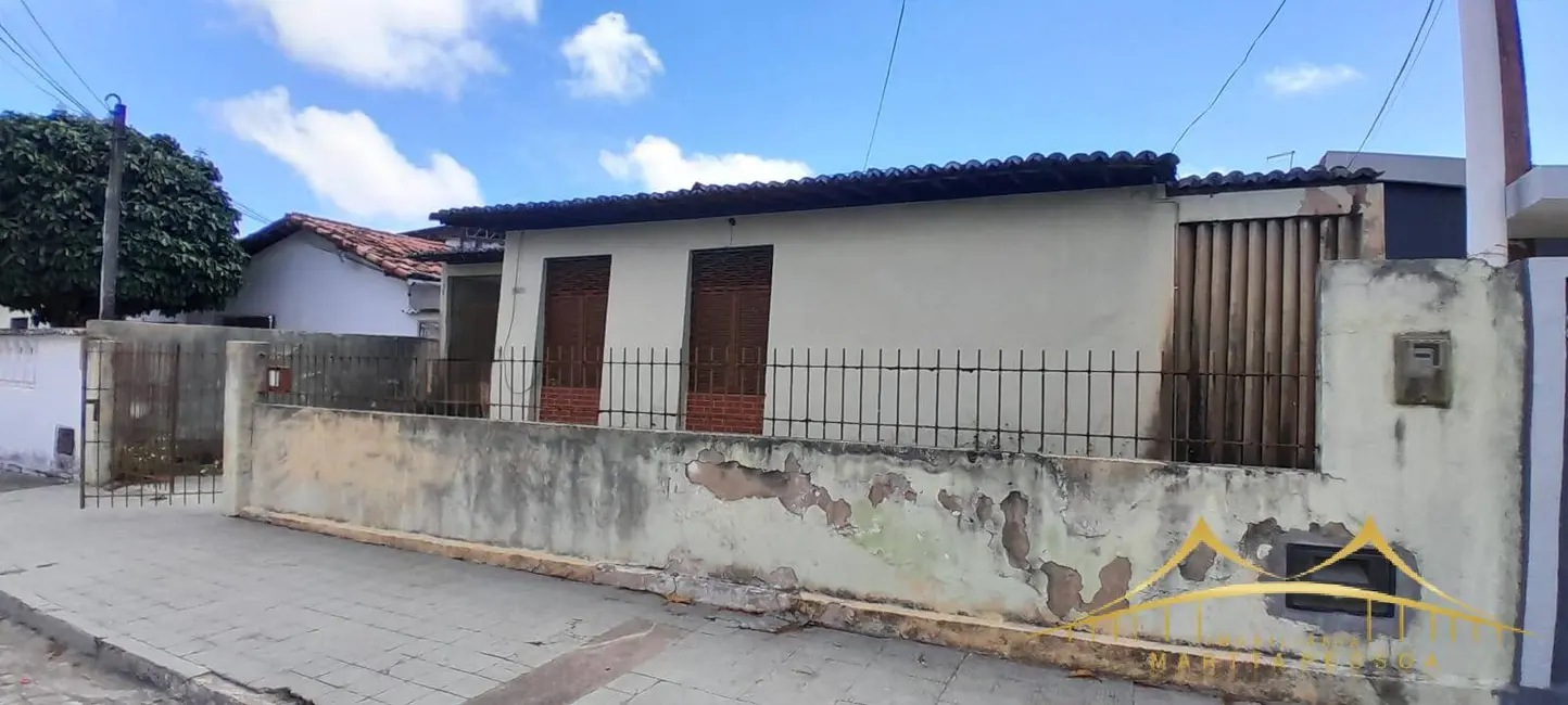 Foto 2 de Casa com 3 quartos à venda, 161m2 em Candelária, Natal - RN