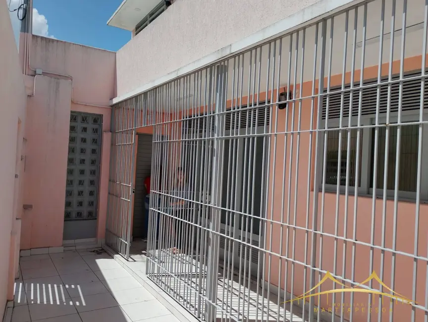 Casa com 6 quartos à venda, 300m2 em Alecrim, Natal - RN - imagem 2 Foto 2 de Casa com 6 quartos à venda, 300m2 em Alecrim, Natal - RN