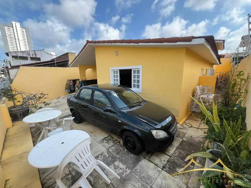 Foto 1 de Casa com 4 quartos à venda, 250m2 em Lagoa Nova, Natal - RN
