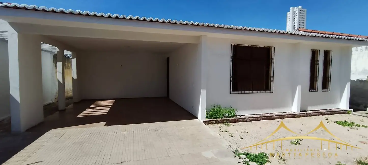 Foto 4 de Casa com 5 quartos à venda, 238m2 em Lagoa Nova, Natal - RN