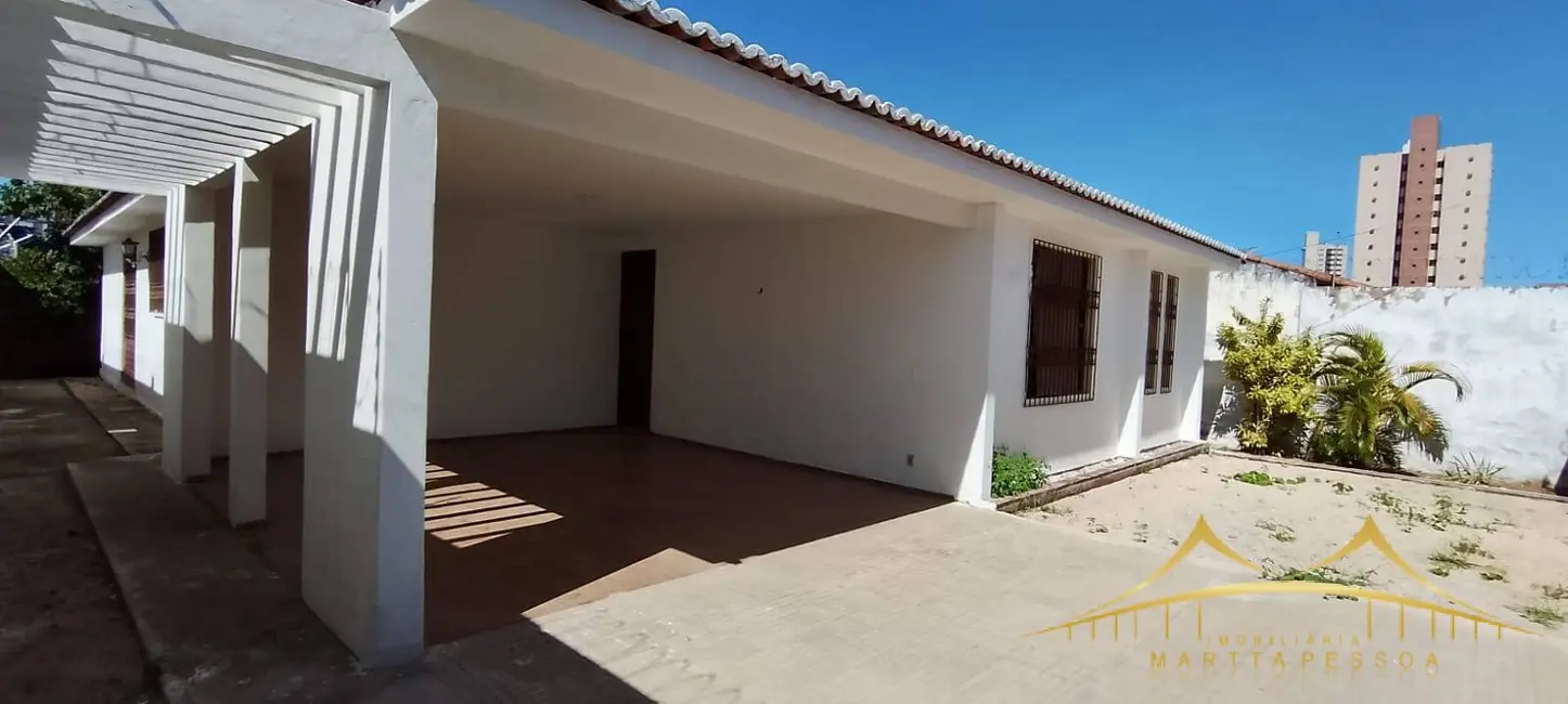 Foto 5 de Casa com 5 quartos à venda, 238m2 em Lagoa Nova, Natal - RN