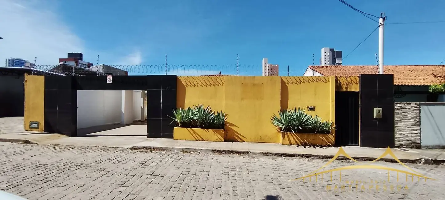 Foto 1 de Casa com 5 quartos à venda, 238m2 em Lagoa Nova, Natal - RN