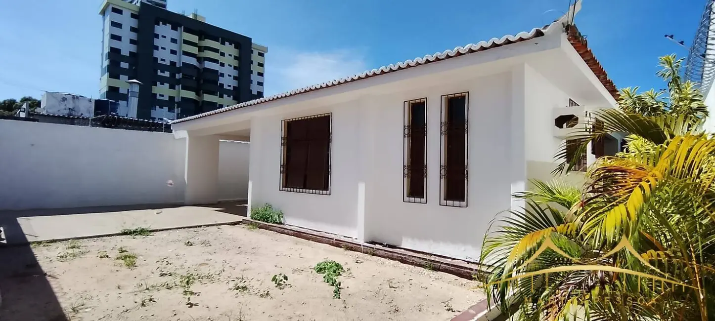 Foto 3 de Casa com 5 quartos à venda, 238m2 em Lagoa Nova, Natal - RN