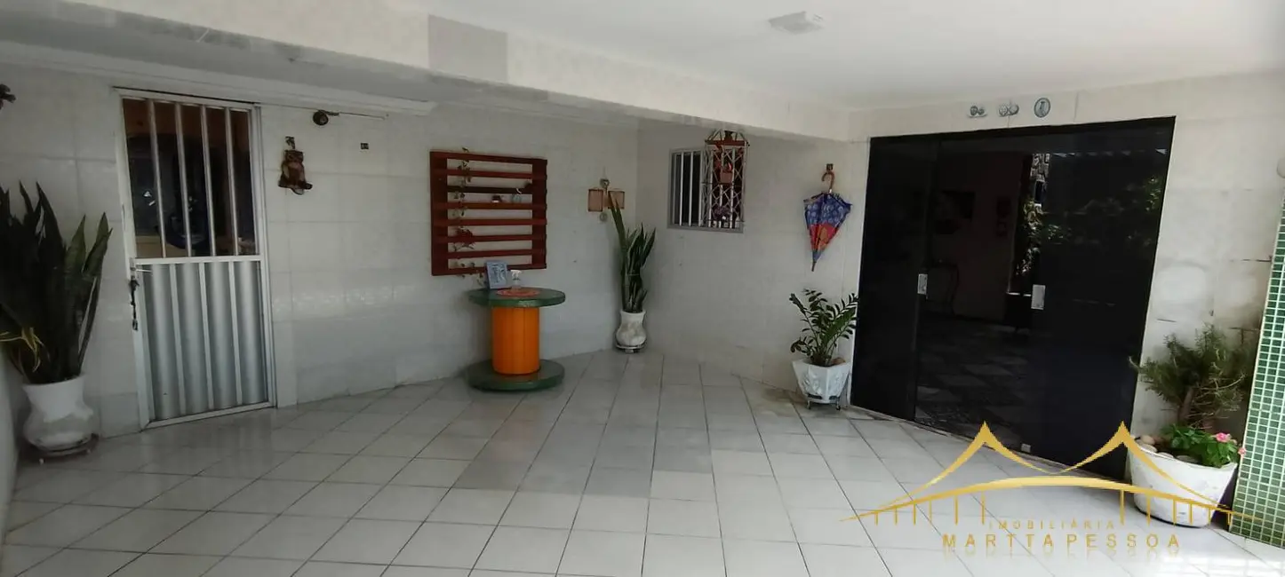 Foto 9 de Casa com 4 quartos à venda, 207m2 em Lagoa Nova, Natal - RN