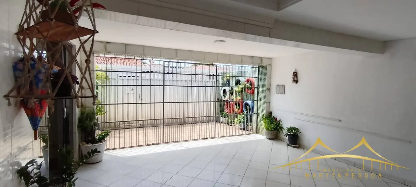Foto 7 de Casa com 4 quartos à venda, 207m2 em Lagoa Nova, Natal - RN