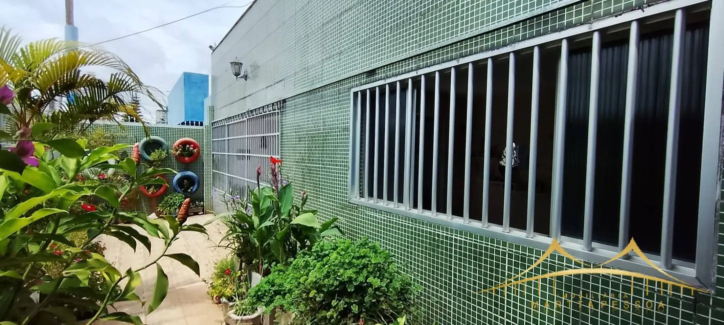 Foto 3 de Casa com 4 quartos à venda, 207m2 em Lagoa Nova, Natal - RN