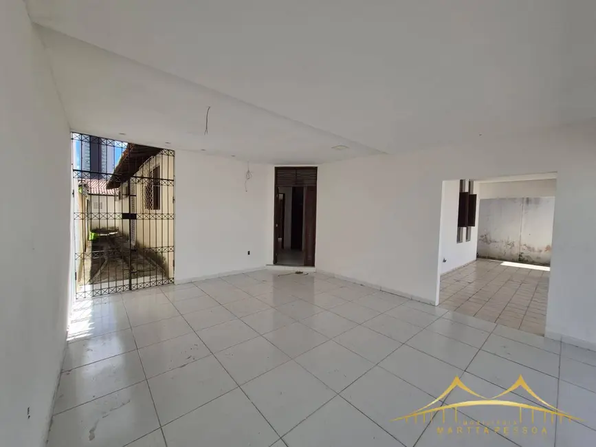 Foto 7 de Casa com 3 quartos à venda, 193m2 em Candelária, Natal - RN