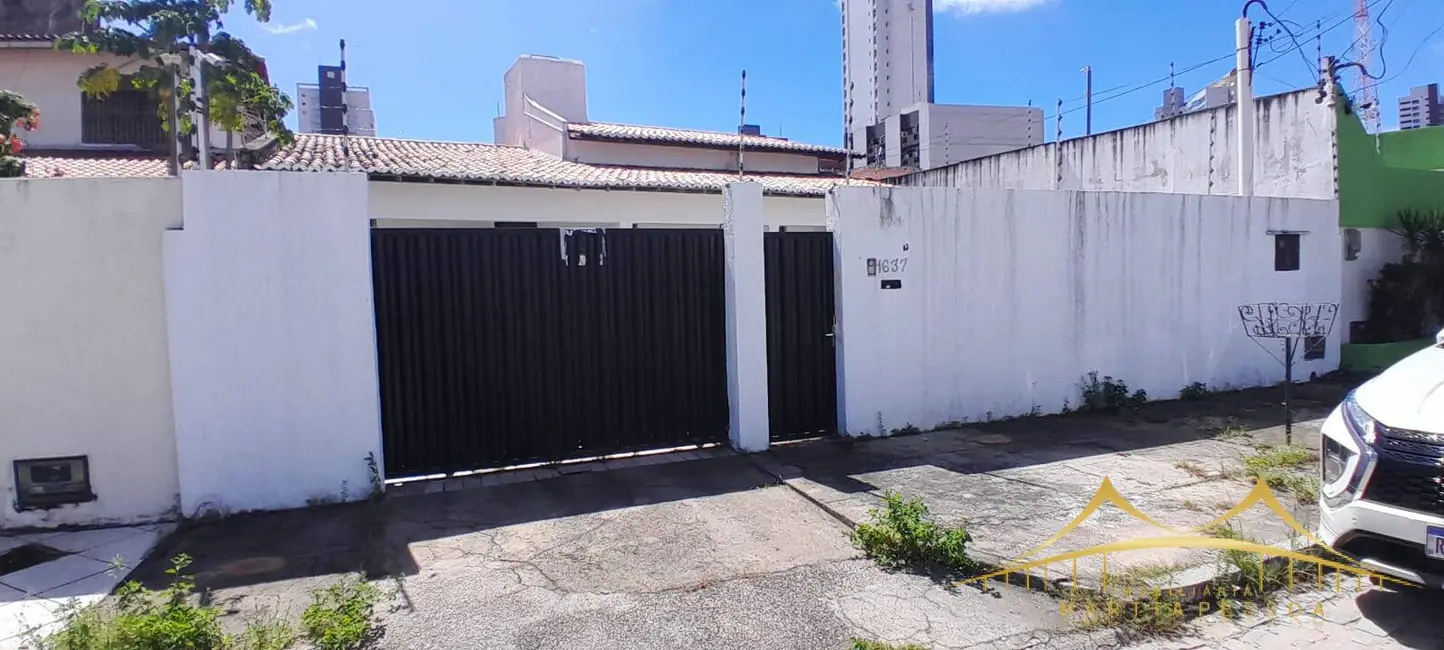 Foto 1 de Casa com 3 quartos à venda, 193m2 em Candelária, Natal - RN
