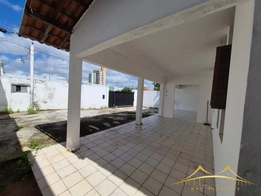 Foto 3 de Casa com 3 quartos à venda, 193m2 em Candelária, Natal - RN