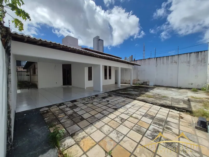 Foto 2 de Casa com 3 quartos à venda, 193m2 em Candelária, Natal - RN