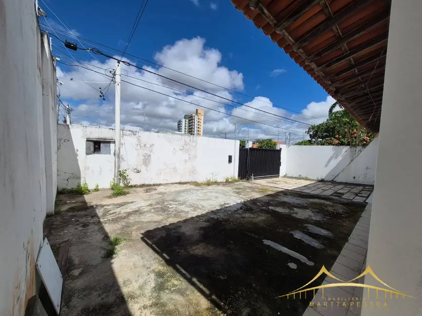 Foto 5 de Casa com 3 quartos à venda, 193m2 em Candelária, Natal - RN