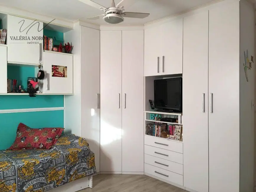 Foto 8 de Casa com 4 quartos à venda, 250m2 em Jardim Guairaca, São Paulo - SP