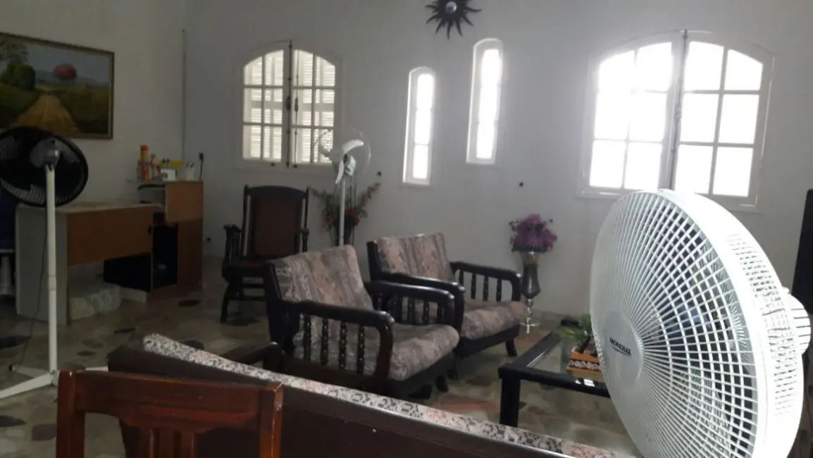 Foto 8 de Casa com 9 quartos à venda, 650m2 em Centro, Sao Pedro Da Aldeia - RJ