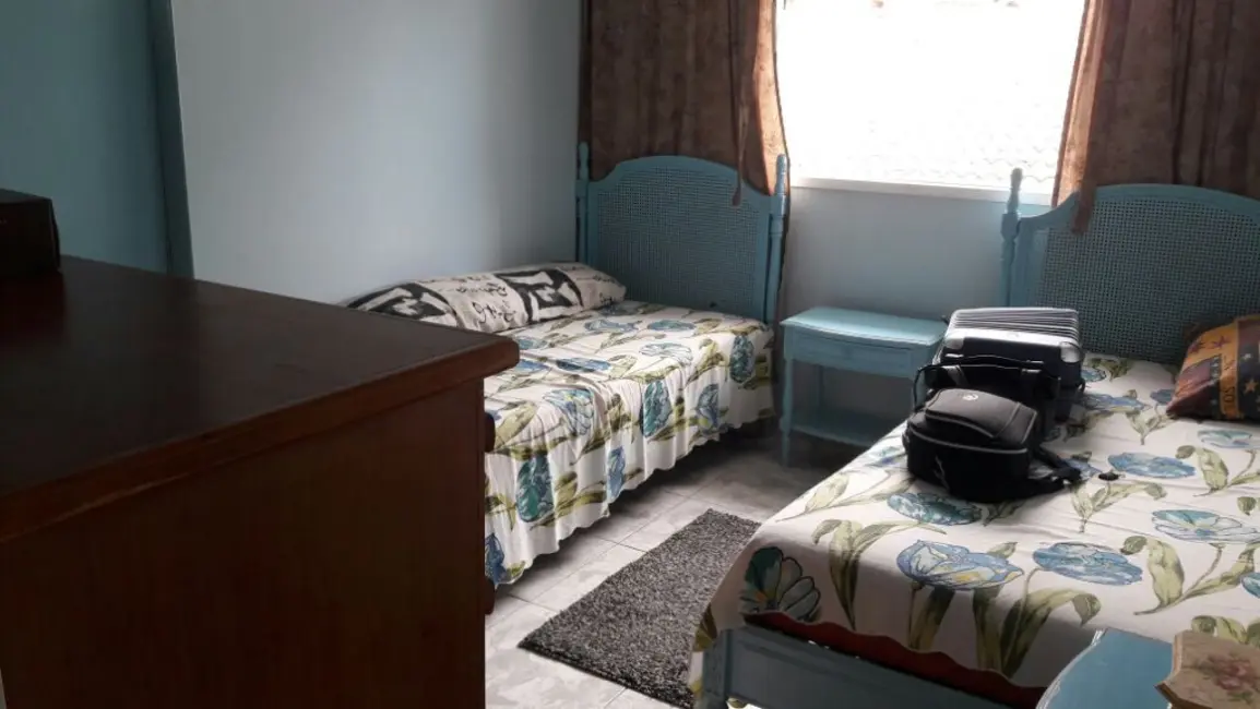 Foto 2 de Casa com 9 quartos à venda, 650m2 em Centro, Sao Pedro Da Aldeia - RJ