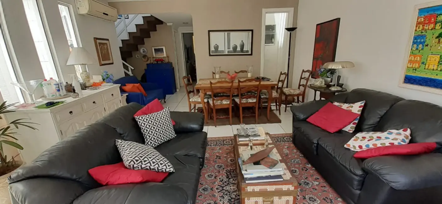 Foto 3 de Casa com 4 quartos à venda e para alugar, 185m2 em Parque Burle, Cabo Frio - RJ