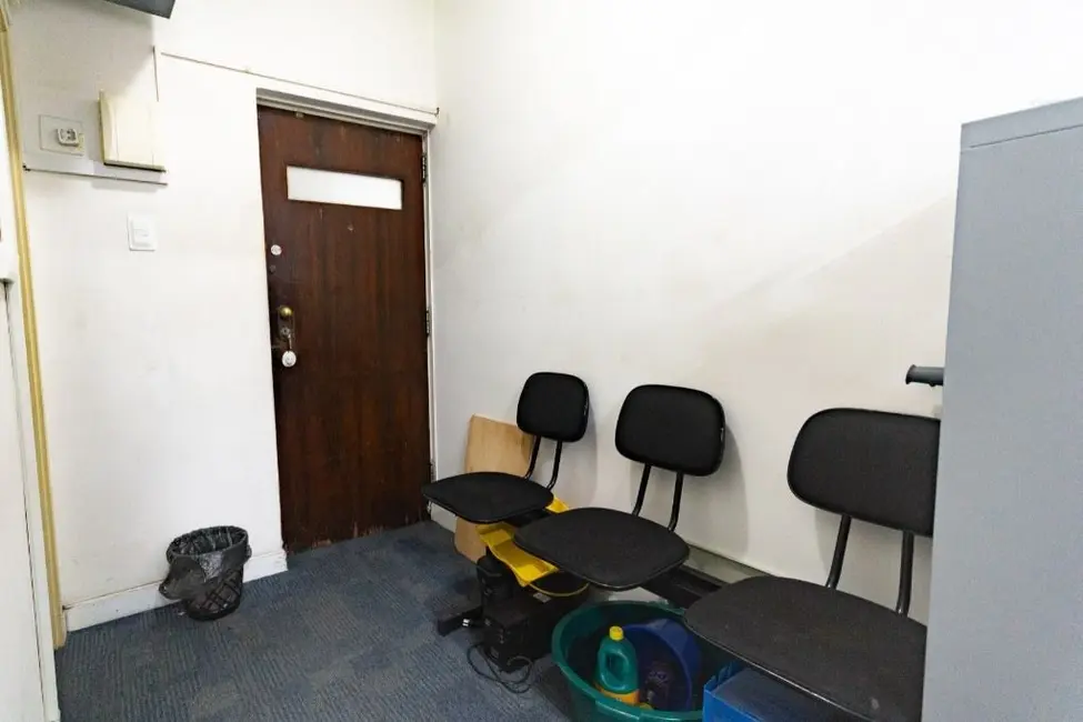 Sala Comercial à venda, 30m2 em Centro, Rio De Janeiro - RJ - imagem 6 Foto 6 de Sala Comercial à venda, 30m2 em Centro, Rio De Janeiro - RJ