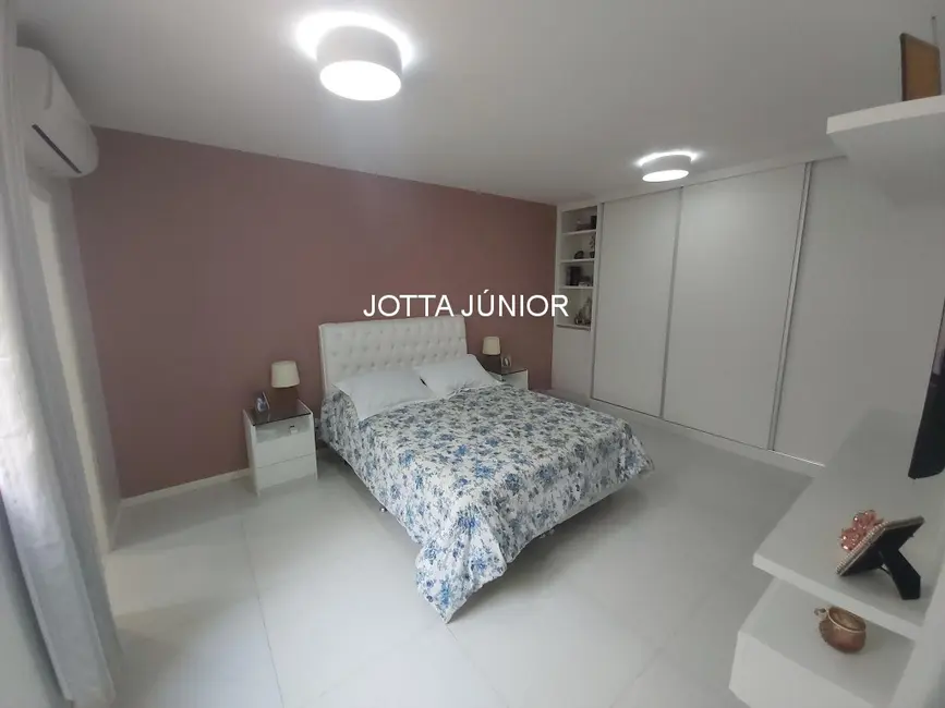 Foto 4 de Apartamento com 3 quartos à venda, 210m2 em Centro, Cabo Frio - RJ