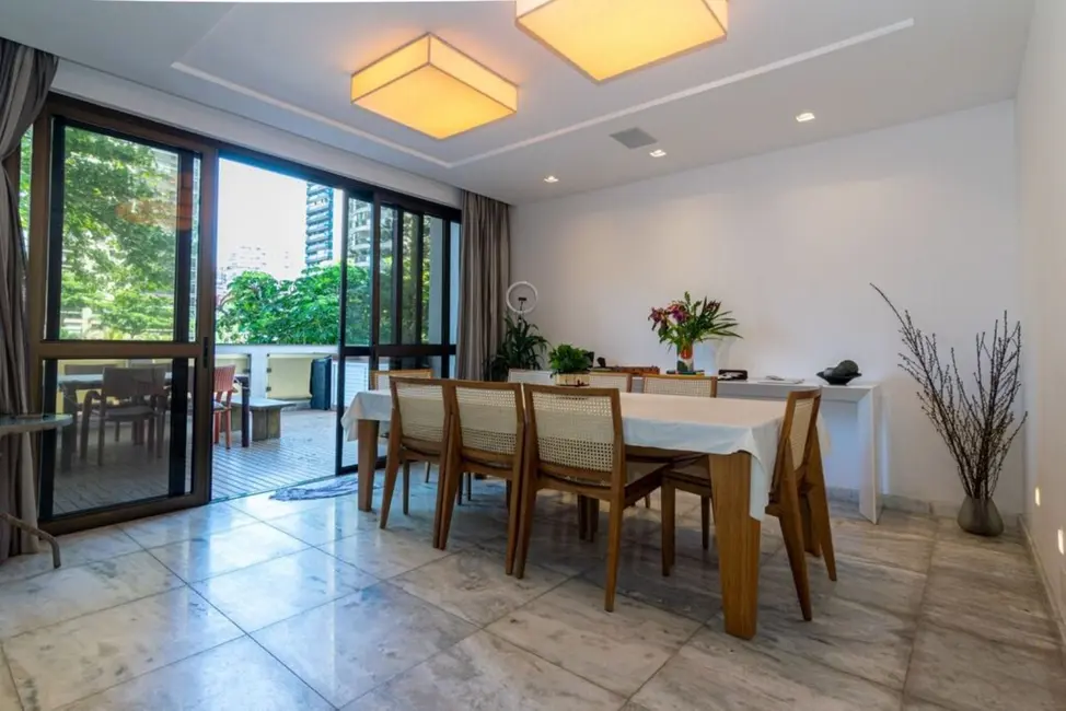 Apartamento com 3 quartos à venda, 304m2 em Barra da Tijuca, Rio De Janeiro - RJ - imagem 6 Foto 6 de Apartamento com 3 quartos à venda, 304m2 em Barra da Tijuca, Rio De Janeiro - RJ