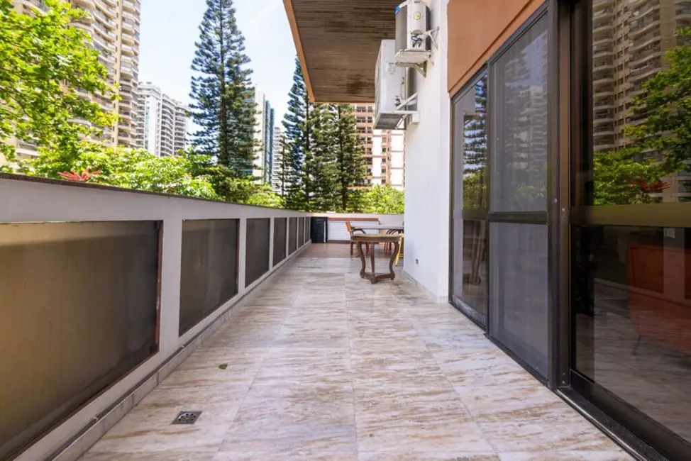 Apartamento com 3 quartos à venda, 304m2 em Barra da Tijuca, Rio De Janeiro - RJ - imagem 9 Foto 9 de Apartamento com 3 quartos à venda, 304m2 em Barra da Tijuca, Rio De Janeiro - RJ