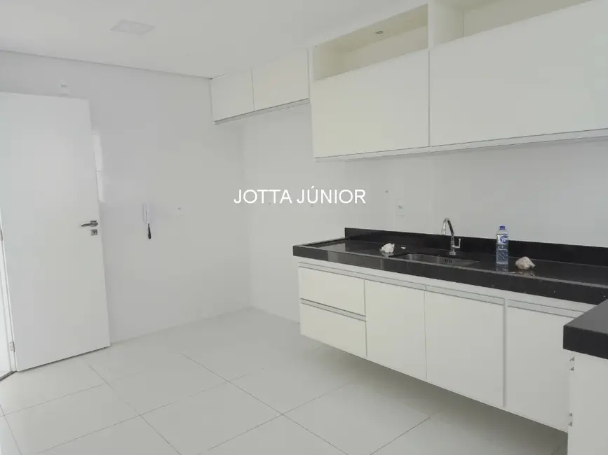 Apartamento com 3 quartos para alugar, 158m2 em Braga, Cabo Frio - RJ - imagem 3 Foto 3 de Apartamento com 3 quartos para alugar, 158m2 em Braga, Cabo Frio - RJ