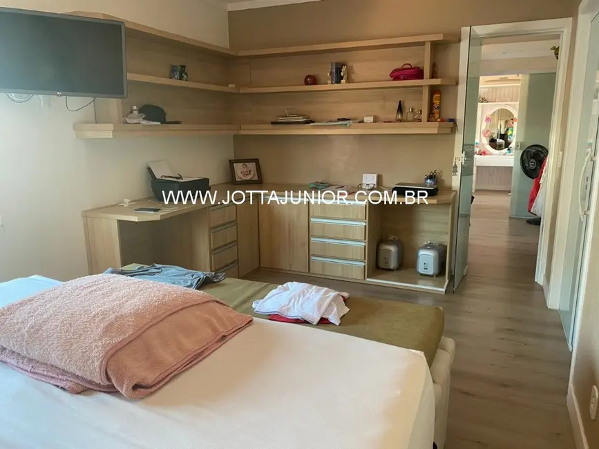 Casa com 5 quartos à venda, 450m2 em Centro, Cabo Frio - RJ - imagem 4 Foto 4 de Casa com 5 quartos à venda, 450m2 em Centro, Cabo Frio - RJ