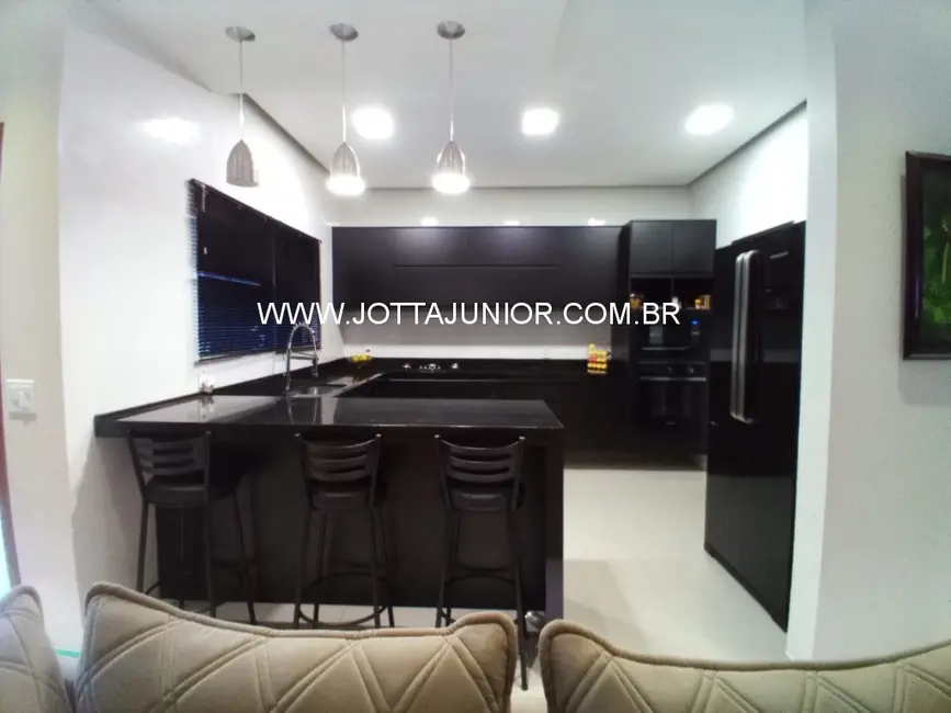 Casa com 3 quartos à venda, 540m2 em São Cristóvão, Cabo Frio - RJ - imagem 3 Foto 3 de Casa com 3 quartos à venda, 540m2 em São Cristóvão, Cabo Frio - RJ