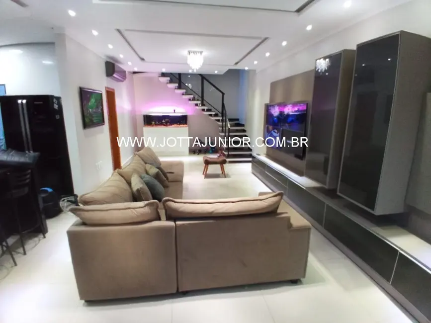 Casa com 3 quartos à venda, 540m2 em São Cristóvão, Cabo Frio - RJ - imagem 4 Foto 4 de Casa com 3 quartos à venda, 540m2 em São Cristóvão, Cabo Frio - RJ