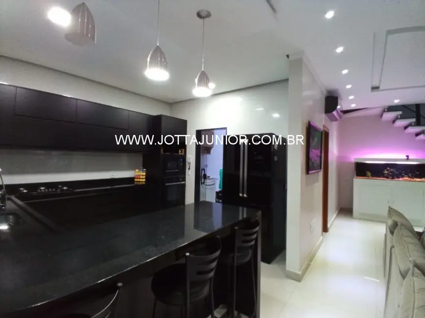 Casa com 3 quartos à venda, 540m2 em São Cristóvão, Cabo Frio - RJ - imagem 8 Foto 8 de Casa com 3 quartos à venda, 540m2 em São Cristóvão, Cabo Frio - RJ