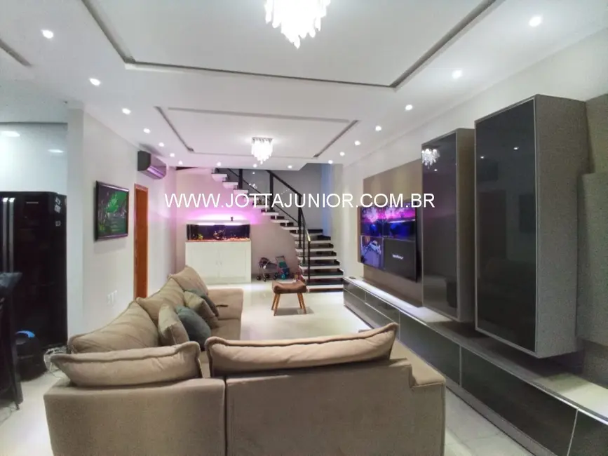 Casa com 3 quartos à venda, 540m2 em São Cristóvão, Cabo Frio - RJ - imagem 5 Foto 5 de Casa com 3 quartos à venda, 540m2 em São Cristóvão, Cabo Frio - RJ