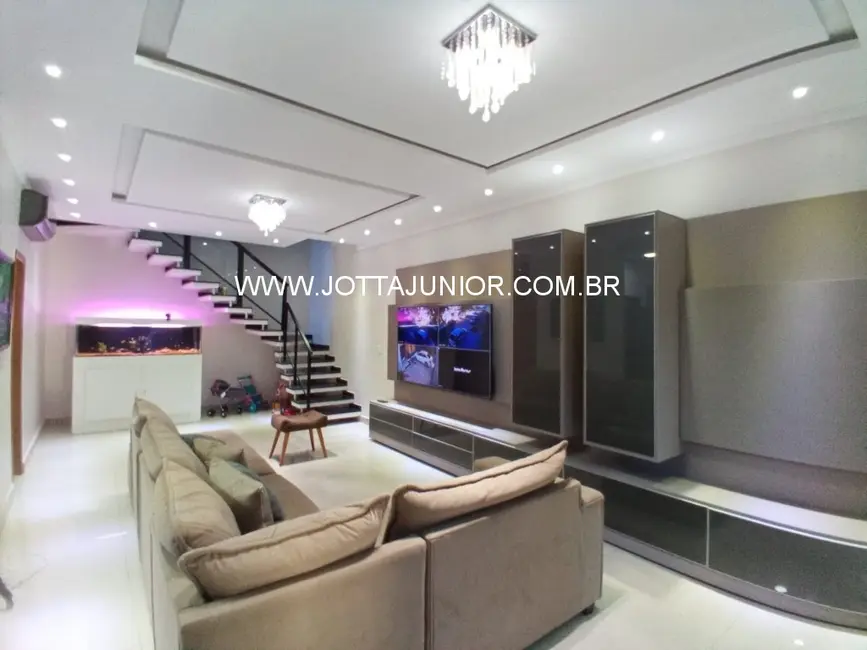 Casa com 3 quartos à venda, 540m2 em São Cristóvão, Cabo Frio - RJ - imagem 9 Foto 9 de Casa com 3 quartos à venda, 540m2 em São Cristóvão, Cabo Frio - RJ