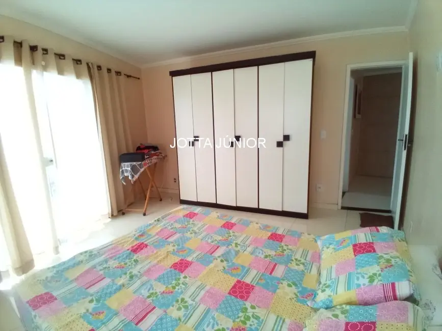 Foto 9 de Casa com 3 quartos à venda, 160m2 em Guarani, Cabo Frio - RJ