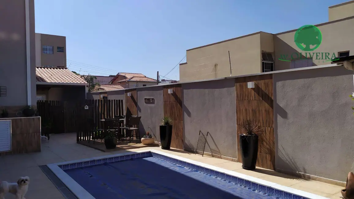 Foto 2 de Sobrado com 3 quartos à venda, 250m2 em Jardim Sevilha, Indaiatuba - SP