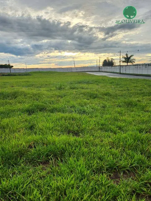 Foto 1 de Terreno / Lote à venda, 1700m2 em Indaiatuba - SP