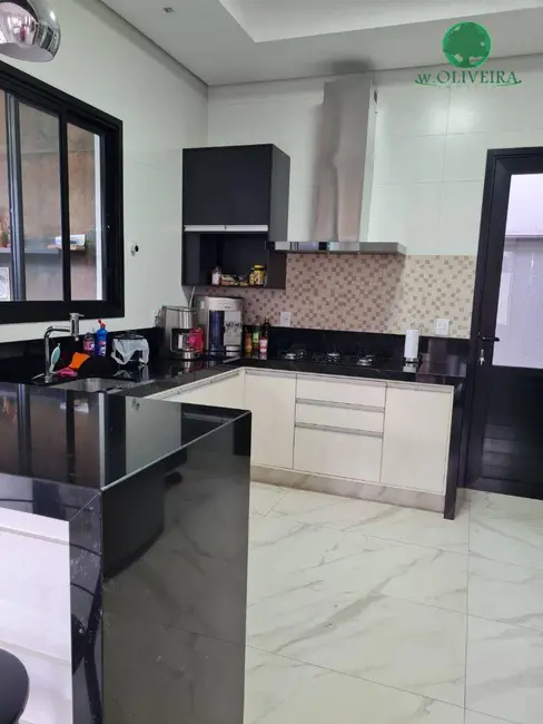 Sobrado com 3 quartos à venda, 360m2 em Jardim Residencial Dona Lucilla, Indaiatuba - SP - imagem 6 Foto 6 de Sobrado com 3 quartos à venda, 360m2 em Jardim Residencial Dona Lucilla, Indaiatuba - SP