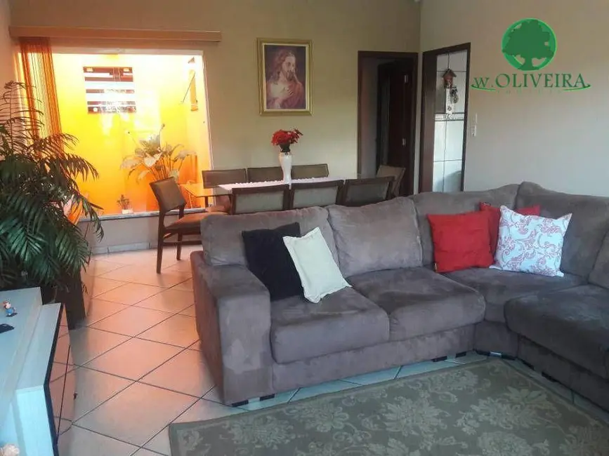 Casa com 3 quartos à venda, 225m2 em Vila Homero, Indaiatuba - SP - imagem 4 Foto 4 de Casa com 3 quartos à venda, 225m2 em Vila Homero, Indaiatuba - SP