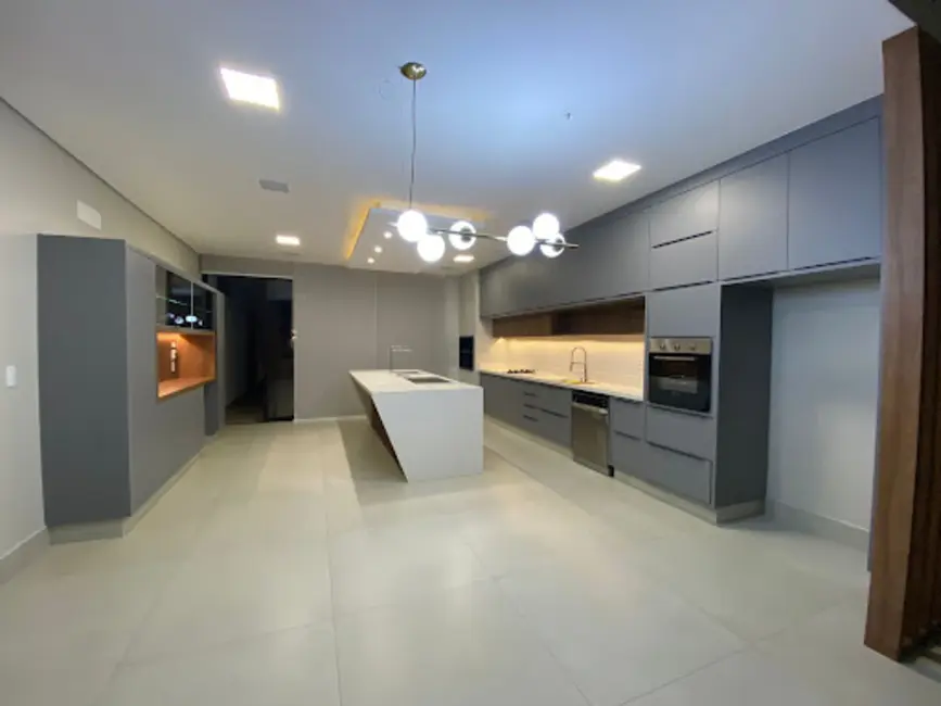 Casa de Condomínio com 3 quartos à venda e para alugar, 300m2 em Jardins Di Roma, Indaiatuba - SP - imagem 4 Foto 4 de Casa de Condomínio com 3 quartos à venda e para alugar, 300m2 em Jardins Di Roma, Indaiatuba - SP