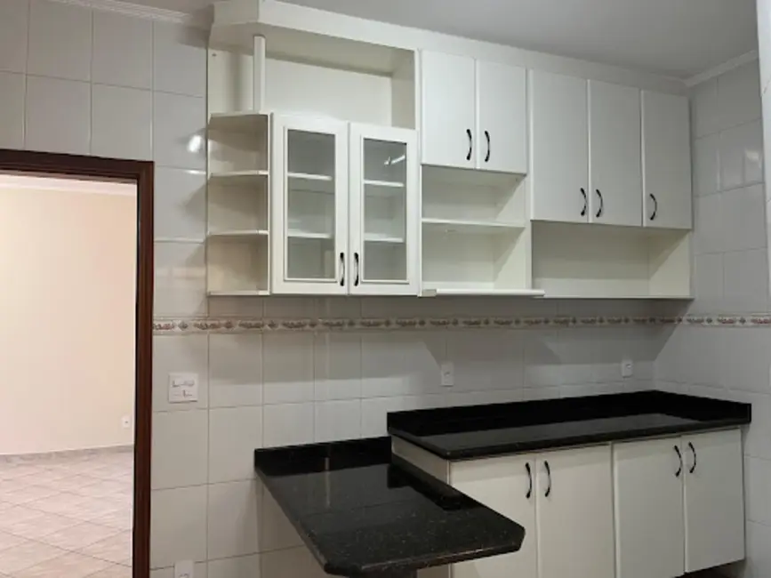 Casa com 3 quartos para alugar, 250m2 em Jardim Regina, Indaiatuba - SP - imagem 5 Foto 5 de Casa com 3 quartos para alugar, 250m2 em Jardim Regina, Indaiatuba - SP