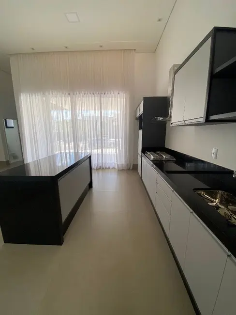 Foto 8 de Casa de Condomínio com 3 quartos à venda, 200m2 em Jardim Bréscia, Indaiatuba - SP
