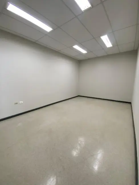 Armazém / Galpão para alugar, 250m2 em Jardim Sevilha, Indaiatuba - SP - imagem 8 Foto 8 de Armazém / Galpão para alugar, 250m2 em Jardim Sevilha, Indaiatuba - SP