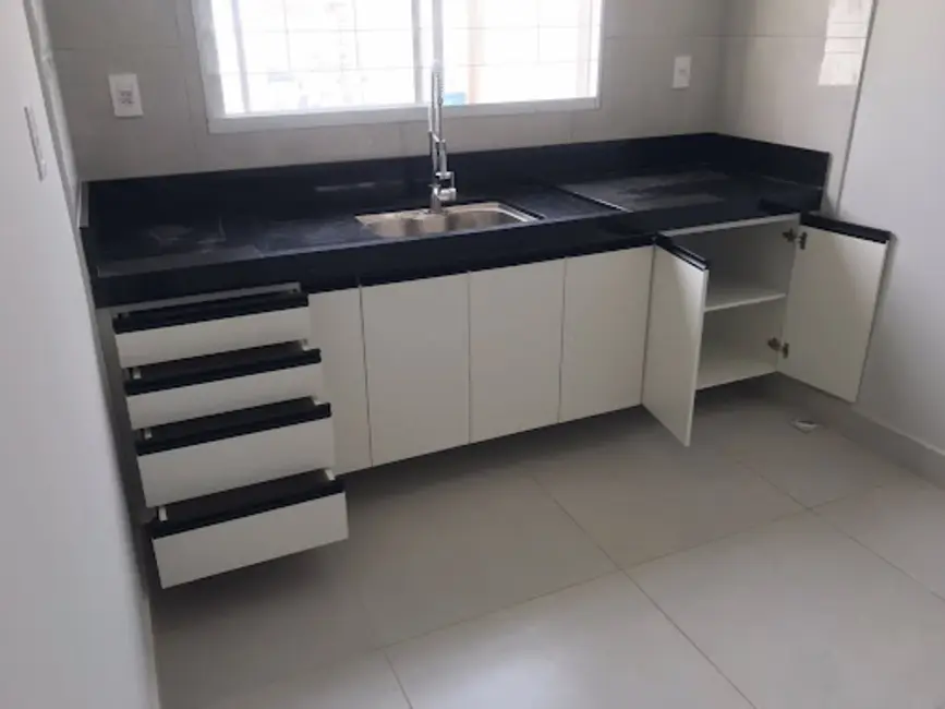 Casa com 3 quartos à venda e para alugar, 175m2 em Jardim Moriyama, Indaiatuba - SP - imagem 4 Foto 4 de Casa com 3 quartos à venda e para alugar, 175m2 em Jardim Moriyama, Indaiatuba - SP