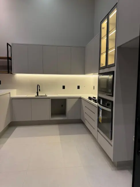 Foto 2 de Casa de Condomínio com 3 quartos à venda, 300m2 em Indaiatuba - SP